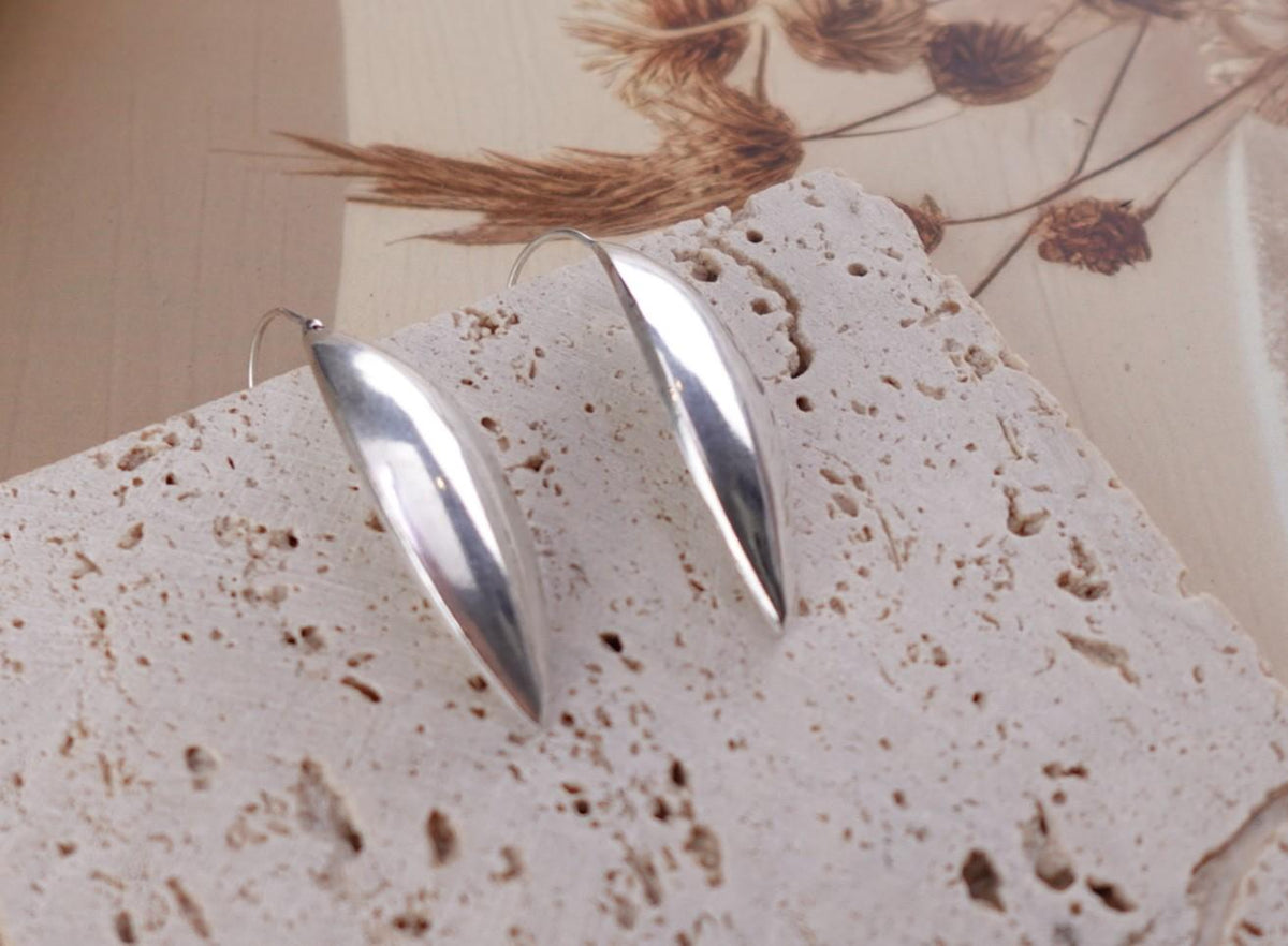 Sleek Nova Ovals - Polished Silver Long Oval Earrings – Ultra Minimal Chic.