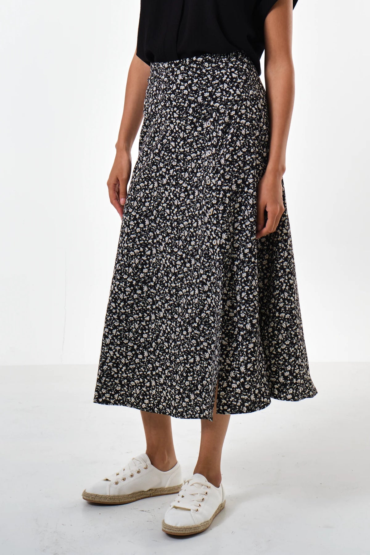 Barney Floral Print Midi Skirt in Black