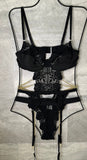 Rosie set in black