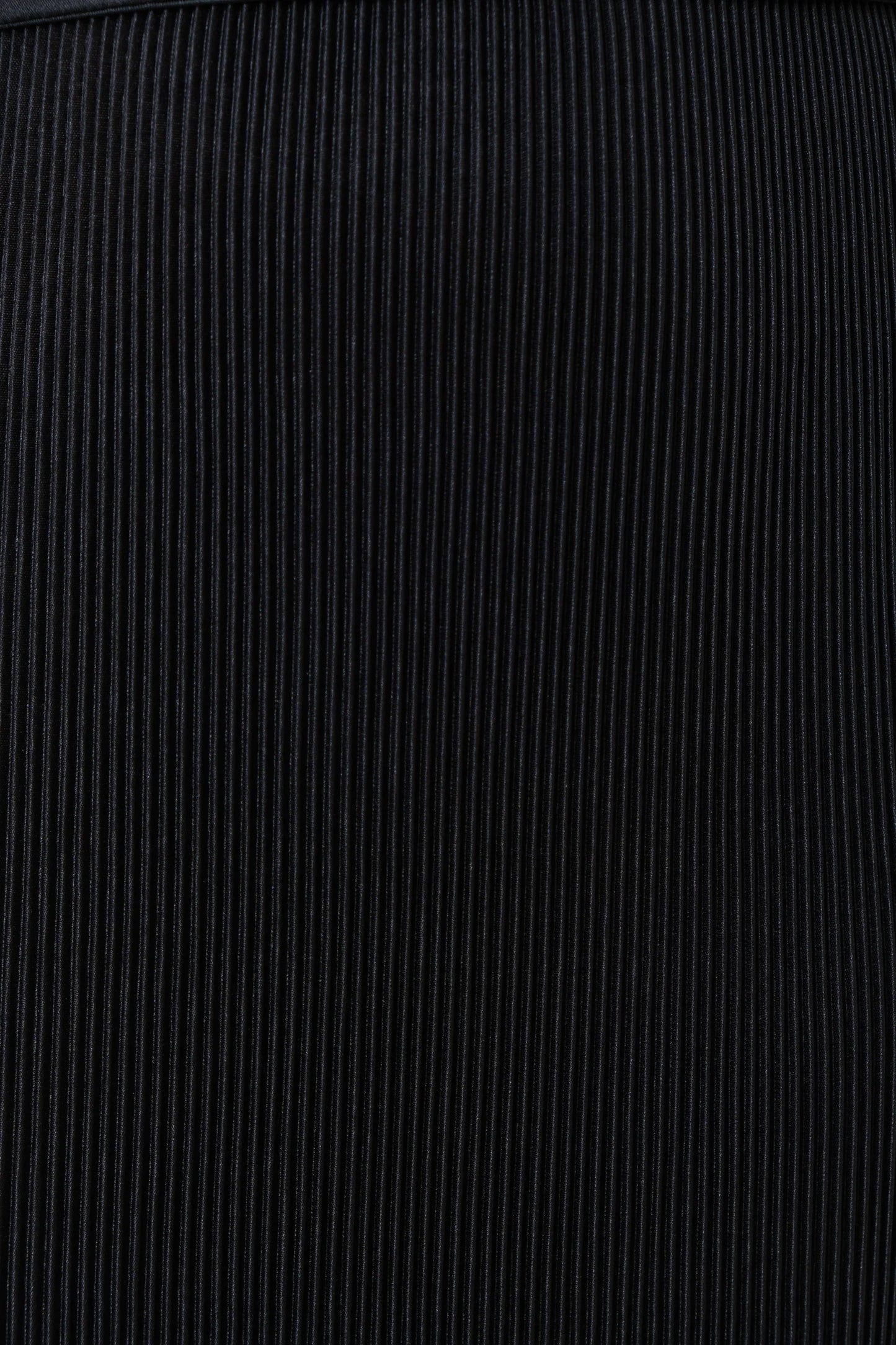 Milene Pleat Long Sleeve Midi Dress - Black