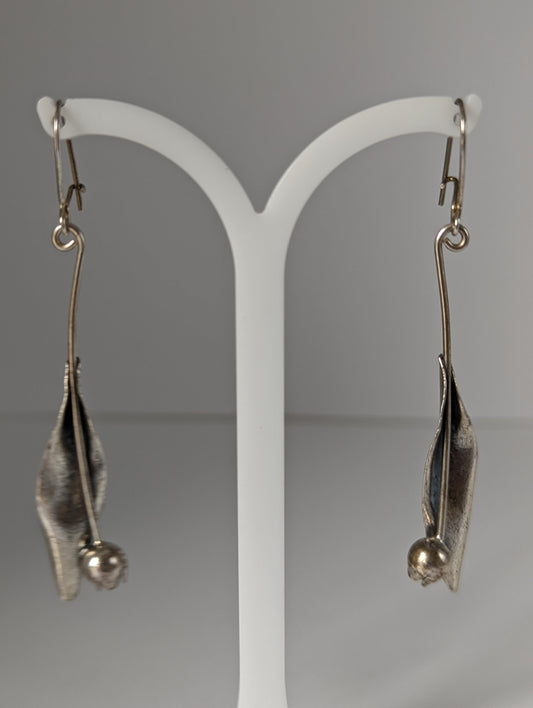 Silver Steed Tulip Dangling Earrings