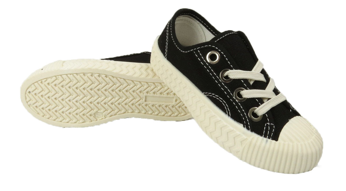 Venus Girls Lace Up Canvas Pumps Plimsolls Trainers Sneakers Black